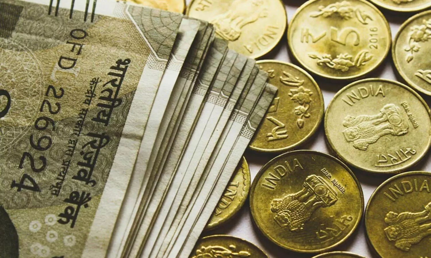 എട്ടാം ശമ്പള കമീഷൻ ഉടൻ നടപ്പാകുമെന്ന് റിപ്പോർട്ട്; കേന്ദ്ര സർക്കാർ ജീവനക്കാർക്ക് എത്ര ശതമാനം വരെ ശമ്പളം വർധിക്കും?