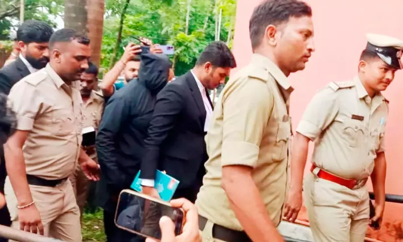 ധ​ർ​മ​സ്ഥ​ല കൊ​ല​പാ​ത​ക പ​ര​മ്പ​ര; വെ​ളി​പ്പെ​ടു​ത്ത​ൽ അ​ന്വേ​ഷി​ക്കും -ആ​ഭ്യ​ന്ത​ര മ​ന്ത്രി