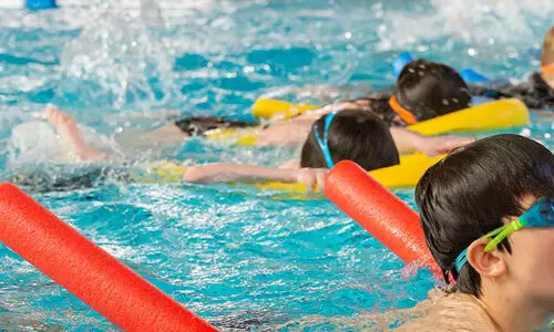 നീ​ന്ത​ല്‍ക്കു​ള​ങ്ങ​ള്‍: ജാ​ഗ്ര​ത വേ​ണ​മെ​ന്ന് റാ​ക് പൊ​ലീ​സ്