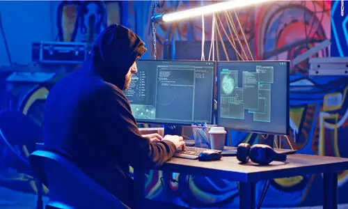 സൈ​ബ​ർ ത​ട്ടി​പ്പ്; വ്യ​ക്തി​വി​വ​ര​ങ്ങ​ൾ പ​ങ്കി​ട​രു​ത്, മു​ന്ന​റി​യി​പ്പു​മാ​യി ആ​ഭ്യ​ന്ത​ര മ​ന്ത്രാ​ല​യം