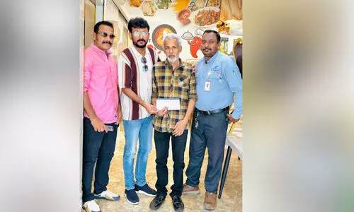 ദു​രി​ത​ത്തി​ലാ​യ മ​ല​യാ​ളി​യെ ന​വോ​ദ​യ പ്ര​വ​ർ​ത്ത​ക​ർ നാ​ട്ടി​ലെ​ത്തി​ച്ചു