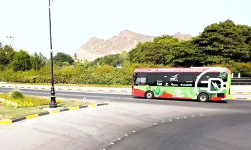 ഇ-ബസിലൊരു സവാരി ഗിരി ഗിരി...