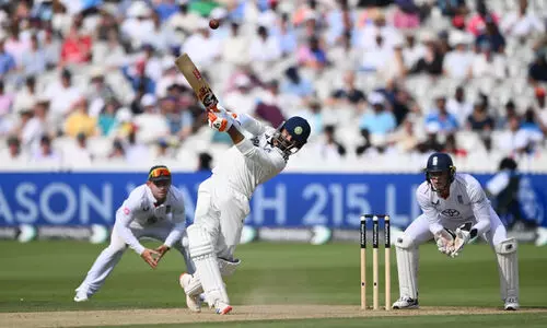 ലോർഡ്സിൽ സ്കോർ ഒപ്പത്തിനൊപ്പം; ഇംഗ്ലണ്ടിനു പിന്നാലെ ഇന്ത്യയും 387 റൺസിന് പുറത്ത്