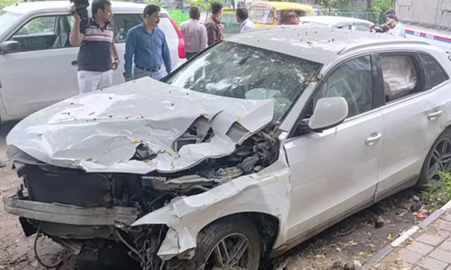 ഡൽഹിയിൽ ഫുട്പാത്തിൽ ഉറങ്ങിക്കിടന്ന അഞ്ചു പേരുടെ മേൽ മദ്യപിച്ച് കാർ ഓടിച്ചു കയറ്റി; ഡ്രൈവർ അറസ്റ്റിൽ