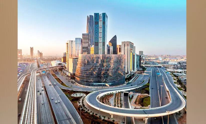 റി​യാ​ദ് റോ​ഡ് വി​ക​സ​നം:   കെ​ട്ടി​ട​ങ്ങ​ളും സ്ഥ​ല​ങ്ങ​ളും ഏ​റ്റെ​ടു​ക്ക​ലിന്​ തു​ട​ക്കം