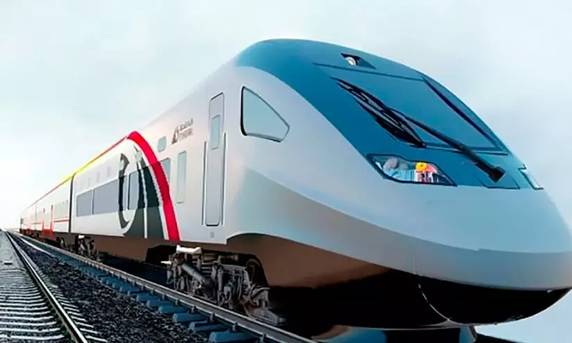 ചൂ​ളം വി​ളി​ക്കൊ​രു​ങ്ങി ഇ​ത്തി​ഹാ​ദ് അ​തി​വേ​ഗ ട്രെ​യ്​​ൻ