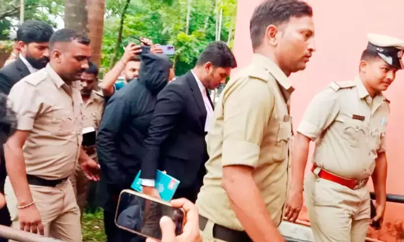 ധർമസ്ഥല കൊലപാതക പരമ്പര; സംഭവം വെളിപ്പെടുത്തിയ ദലിതന് സുരക്ഷ നൽകി ധർമസ്ഥല കൊലപാതക പരമ്പര; സംഭവം വെളിപ്പെടുത്തിയ ദലിതന് സുരക്ഷ നൽകി