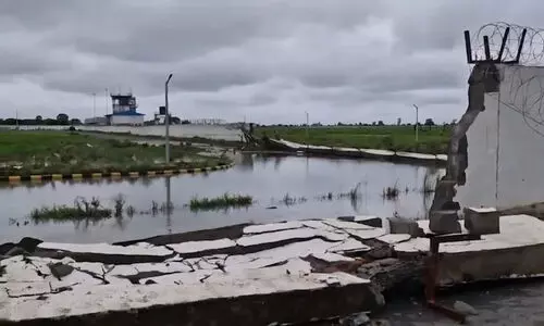 500 ​കോടി ചെലവഴിച്ച് നിർമിച്ച മോദിയുടെ സ്വപ്നപദ്ധതിയുടെ മതിൽ ആദ്യ മഴയിൽ തന്നെ തകർന്നു