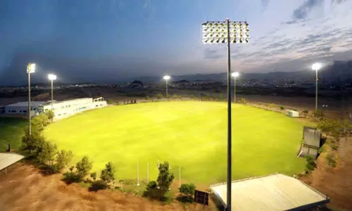 മ​സ്ക​ത്തി​ന്റെ ക​ളി​മു​റ്റ​ത്ത് വീ​ണ്ടും ക്രി​ക്ക​റ്റാ​ര​വം