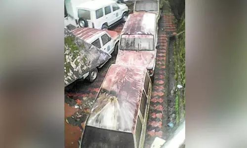 സർക്കാർ വാഹനങ്ങൾ തുരുമ്പെടുത്ത്​ നശിക്കുന്നു