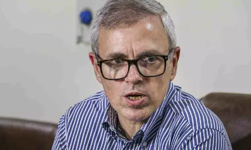 കശ്മീർ രക്തസാക്ഷി ദിനത്തോടനുബന്ധിച്ച് രാഷ്ട്രീയ നേതാക്കൾക്ക് വീട്ടുതടങ്കൽ; നഗ്നമായ ജനാധിപത്യ വിരുദ്ധ നീക്കമെന്ന് ഉമർ അബ്ദുല്ല