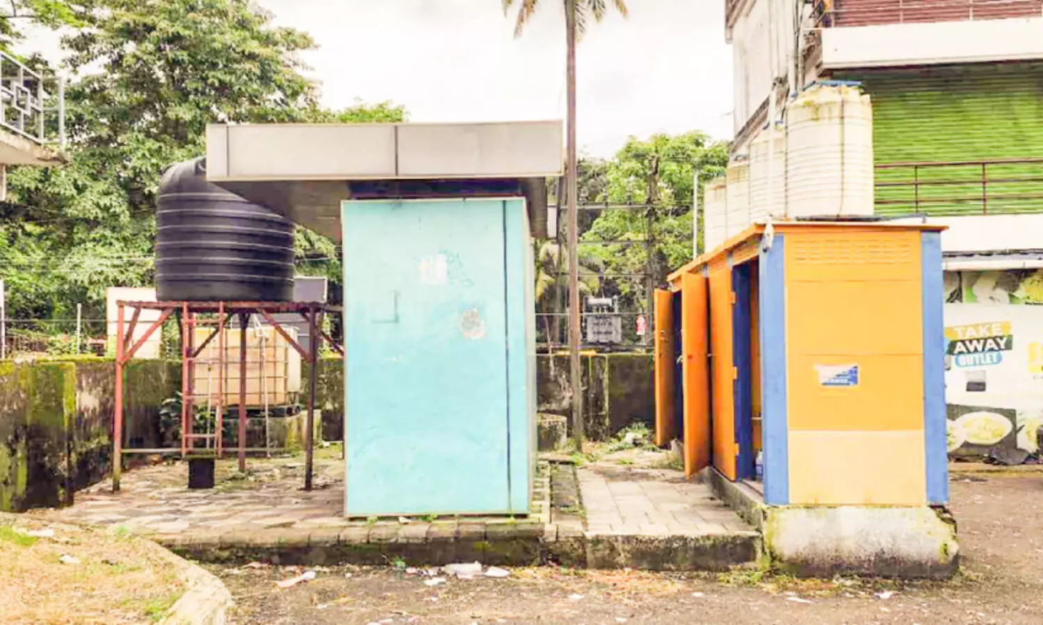 ‘ശങ്ക’ഒഴിവാക്കാൻ​ മാർഗമില്ല; അങ്കമാലി സ്വകാര്യ ബസ്​സ്റ്റാൻഡ്​ ശൗചാലയം നോക്കുകുത്തി