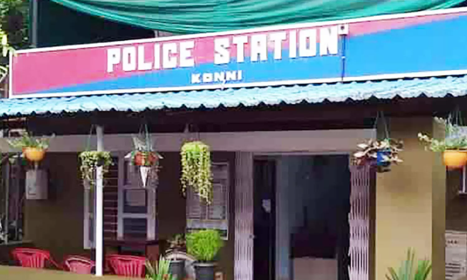 സ​ർ​ക്കി​ൾ ഇ​ൻ​സ്പെ​ക്​​ട​റും സ​ബ് ഇ​ൻ​സ്പെ​ക്ടറ​ു​മി​ല്ല; നാ​ഥ​നി​ല്ലാ ക​ള​രി​യാ​യി കോ​ന്നി പൊ​ലീ​സ് സ്റ്റേ​ഷ​ൻ