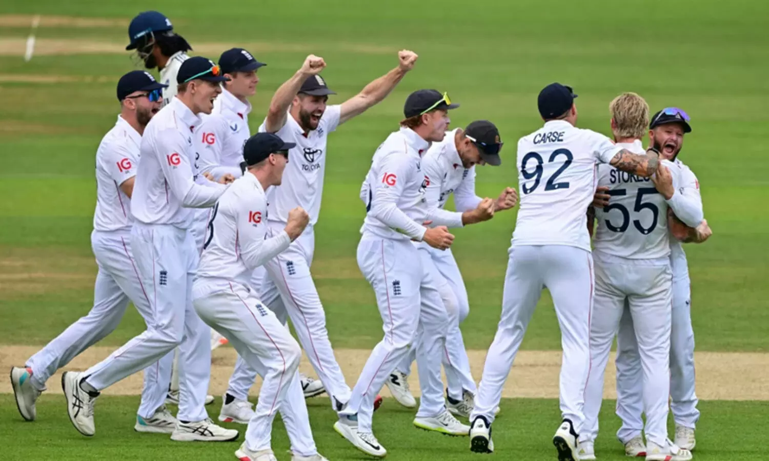 ലോർഡ്സിൽ 22 റൺസകലെ ഇന്ത്യ വീണു, ഒറ്റക്ക് പൊരുതി ജദേജ (61*), ഇംഗ്ലണ്ട് പരമ്പരയിൽ മുന്നിൽ (2-1)