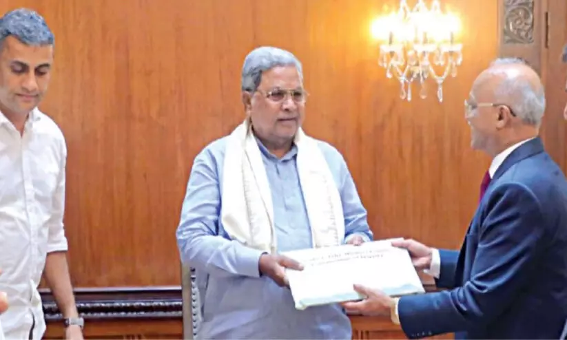 ചി​ന്ന​സ്വാ​മി സ്റ്റേ​ഡി​യം ദു​ര​ന്തം; അ​ന്വേ​ഷ​ണ ക​മീ​ഷ​ൻ റി​പ്പോ​ർ​ട്ട് സ​മ​ർ​പ്പി​ച്ചു