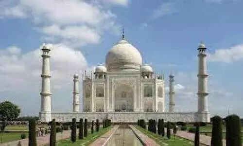 കു​റ​ഞ്ഞ ചെ​ല​വി​ൽ ഇ​ന്ത്യ ക​ണ്ടു​വ​രാം; കു​വൈ​ത്ത് പൗ​ര​ന്മാ​ർ​ക്ക് ഇ​ന്ത്യ ഇ-​വി​സ ആ​രം​ഭി​ച്ചു