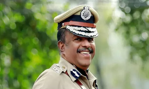 ട്രാക്ടറിൽ ശബരിമല കയറ്റം; എ.​ഡി.​ജി.​പി എം.​ആ​ര്‍. അ​ജി​ത്കു​മാ​ർ നി​യ​മം​ ലം​ഘിച്ചെന്ന് പരാതി