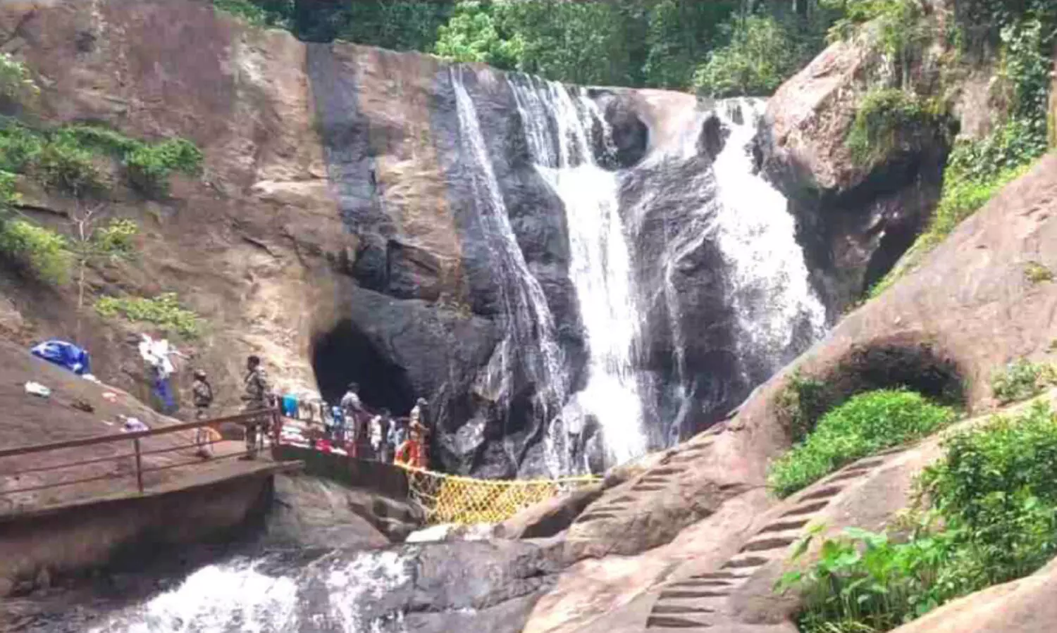 Kumbhavurutty waterfall