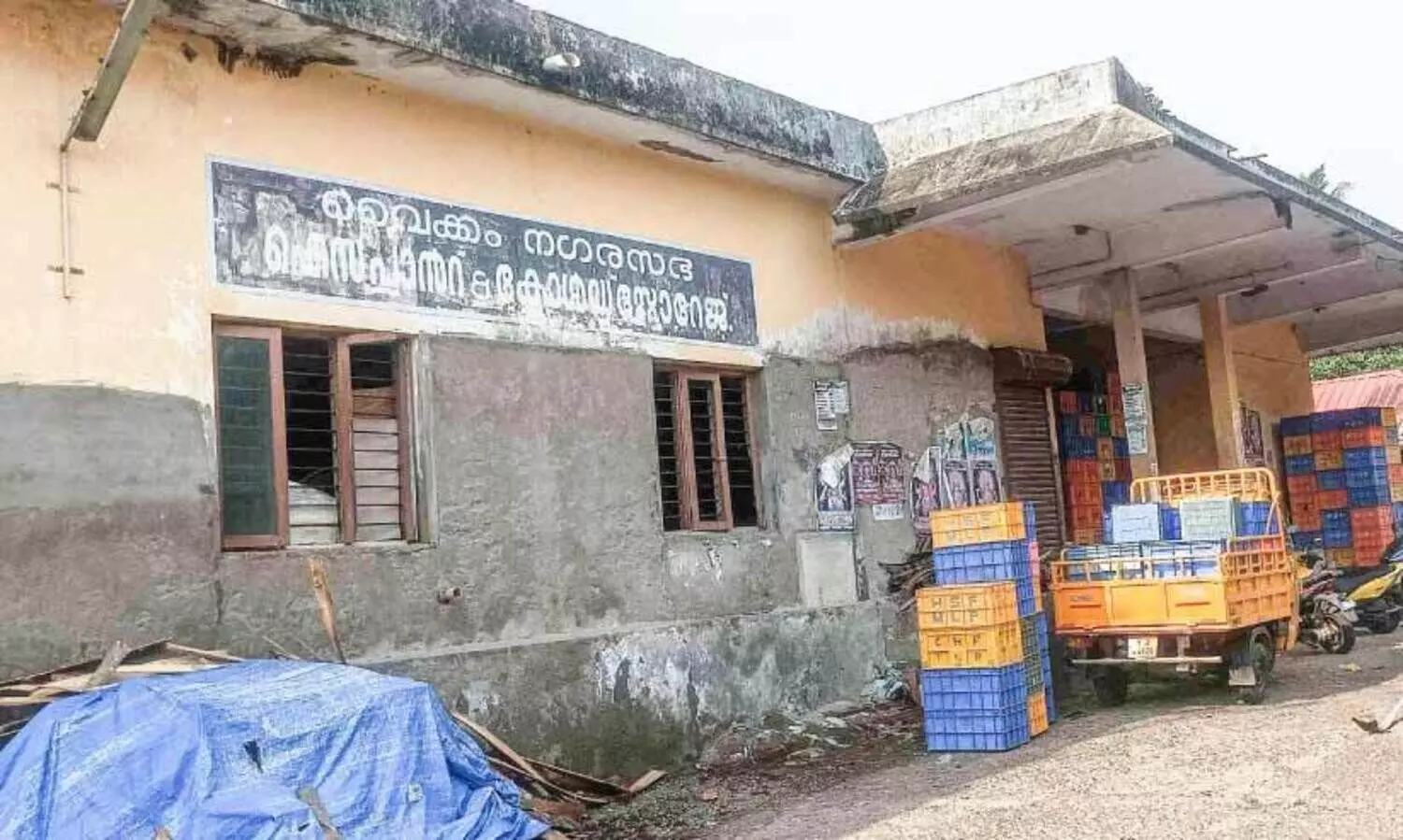 കോലോത്തുംകടവ് മത്സ്യമാർക്കറ്റ് വിസ്​മൃതിയിലേക്കോ