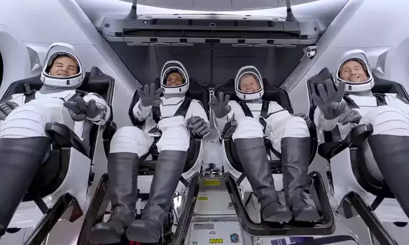 സർവം ശുഭം!!! ഇ​ന്ത്യ​ൻ ബ​ഹി​രാ​കാ​ശ സ​ഞ്ചാ​രി ശു​ഭാ​ൻ​ഷു ശു​ക്ല ഭൂമിയിൽ തിരിച്ചെത്തി; പേടകം പസഫിക് സമുദ്രത്തിൽ പതിച്ചു