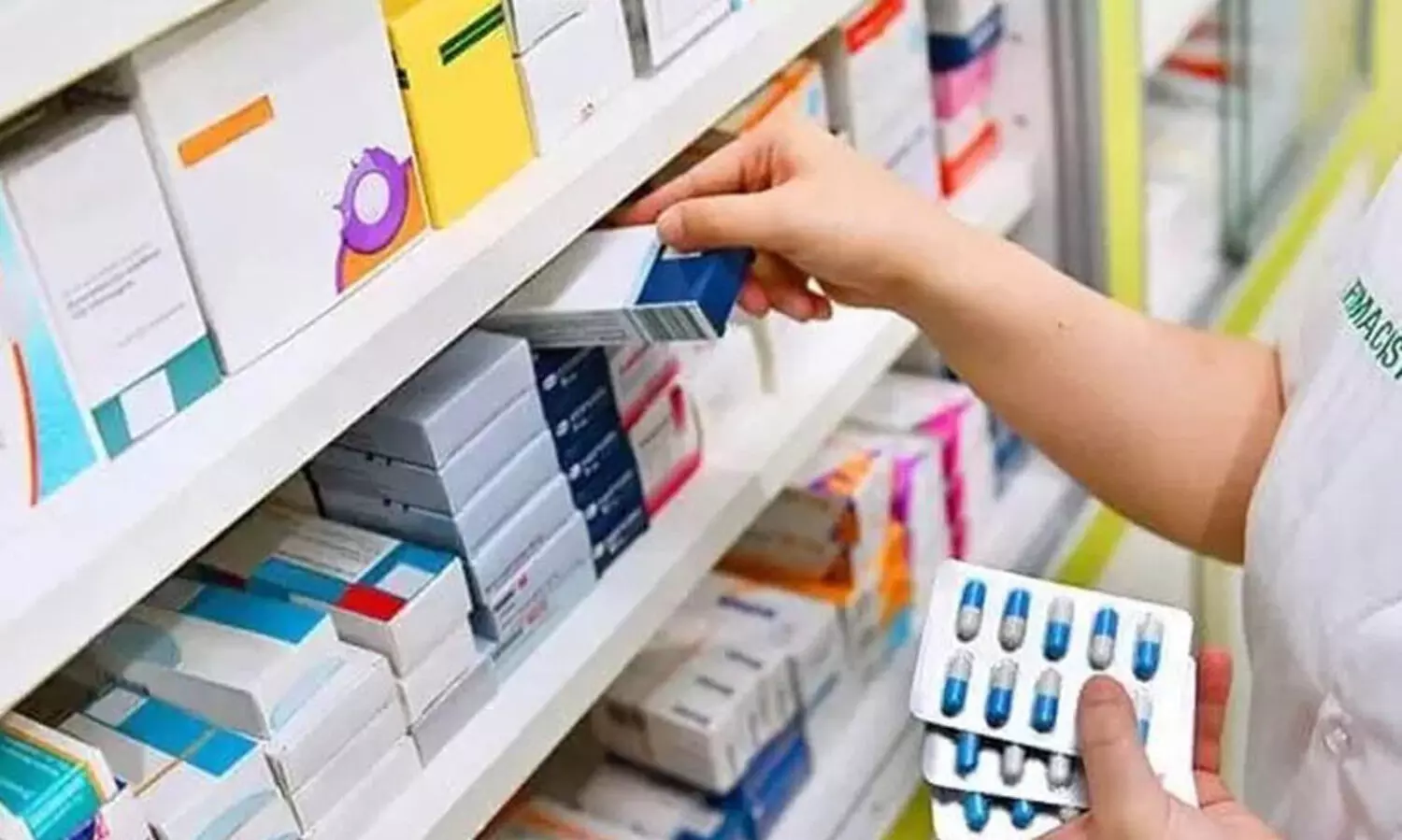 ഒമാൻ ഫാർമസി മേഖലകളിൽ സ്വദേശിവത്കരണം ശക്തമാക്കുന്നു; മലയാളികൾക്ക് തിരിച്ചടി