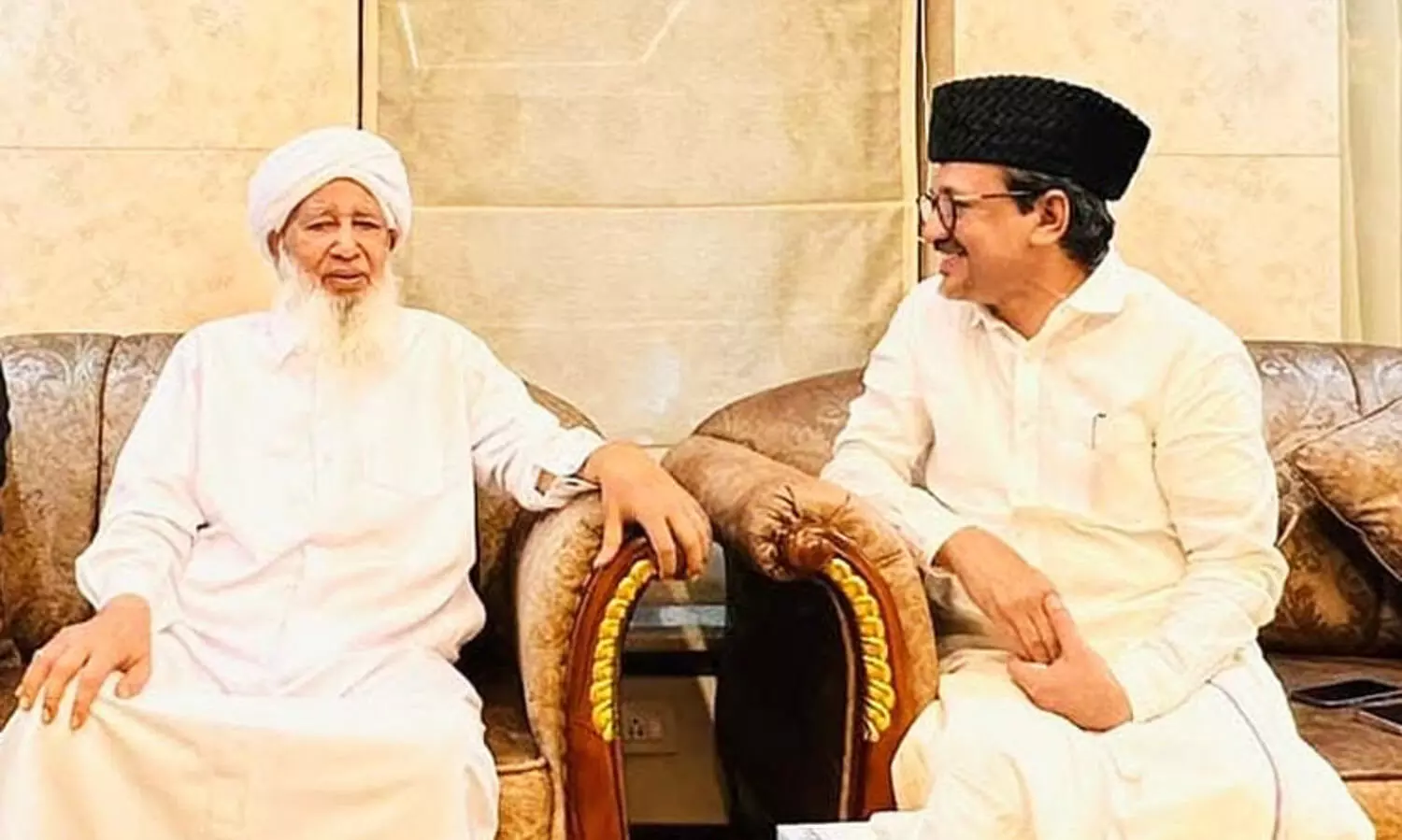 kanthapuram ap abubakar musliyar, Panakkad Sadikali Thangal