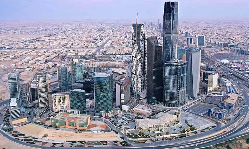 സൗദി ബാങ്കിങ് മേഖല വൻകുതിപ്പിൽ ആസ്തി വളർച്ച 1.2 ലക്ഷം കോടി ഡോളർ സൗദി ബാങ്കിങ് മേഖല വൻകുതിപ്പിൽ ആസ്തി വളർച്ച 1.2 ലക്ഷം കോടി ഡോളർ