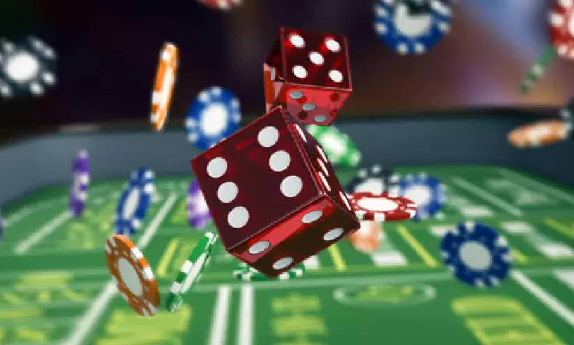 ചൂ​താ​ട്ടം; 19 പ്ര​വാ​സി​ക​ൾ പി​ടി​യി​ൽ