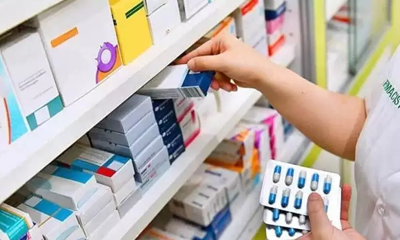 ഒമാൻ ഫാർമസി മേഖലകളിൽ സ്വദേശിവത്കരണം ശക്തമാക്കുന്നു; മലയാളികൾക്ക് തിരിച്ചടി ഒമാൻ ഫാർമസി മേഖലകളിൽ സ്വദേശിവത്കരണം ശക്തമാക്കുന്നു; മലയാളികൾക്ക് തിരിച്ചടി