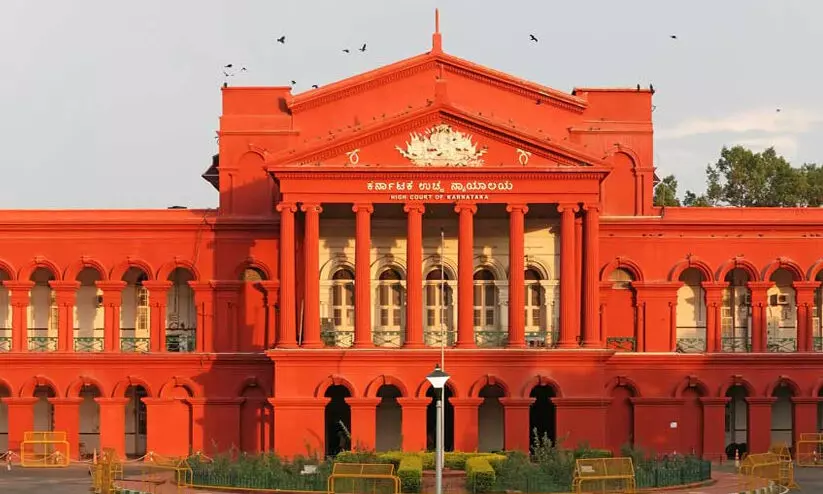 ചിന്നസ്വാമി സ്റ്റേഡിയത്തിലെ തിക്കും തിരക്കും; തടഞ്ഞുവെച്ച റിപ്പോർട്ടിന്റെ പകർപ്പ് സംസ്ഥാന ക്രിക്കറ്റ് അസോസിയേഷന് കൈമാറാൻ കർണാടക സർക്കാറിനോട് ഹൈകോടതി