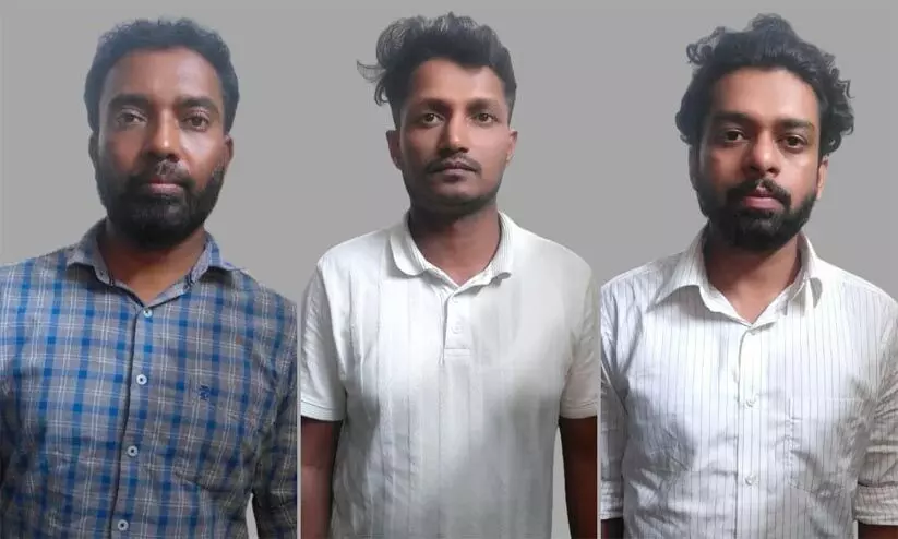 കോളജ് വിദ്യാർഥിനിയെ പലതവണ ബലാൽസംഗം ചെയ്ത് ഭീഷണിപ്പെടുത്തി, ഫിസിക്സ് അധ്യാപകനും ബയോളജി അധ്യാപകനും സുഹൃത്തും അറസ്റ്റിൽ