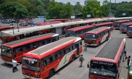 ക​ർ​ണാ​ട​ക പ​ബ്ലി​ക് സ്കൂ​ളു​ക​ളി​ലെ വി​ദ്യാ​ർ​ഥി​ക​ള്‍ക്ക് സൗ​ജ​ന്യ യാ​ത്ര