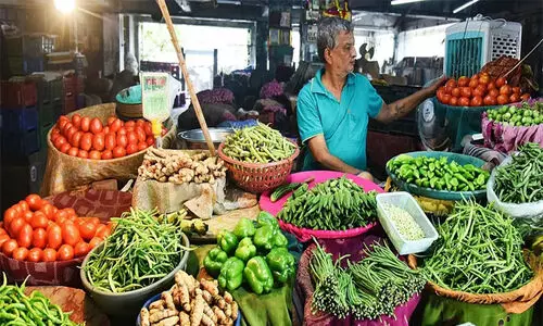 പണപ്പെരുപ്പം രാജ്യത്ത് കുറഞ്ഞു, കേരളത്തിൽ കൂടി; ഒന്നാം സ്ഥാനം വിട്ടുനൽകാതെ സംസ്ഥാനം