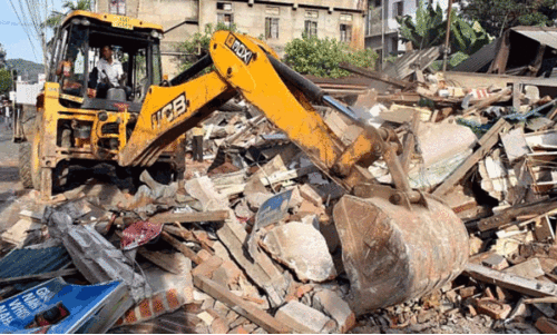 അസമിൽ ബി.​ജെ.​പി സർക്കാറിന്റെ മുസ്‍ലിം വേട്ട; ബുൾഡോസർ രാജിൽ ഹി​മ​ന്ത സർക്കാർ ഒരു മാസത്തിനിടെ തകർത്തത് 4,000 വീടുകൾ