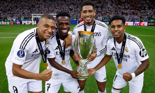 റയൽ സൂപ്പർതാരത്തിന് 998 കോടിയുടെ ഓഫറുമായി ബയേൺ; വിടാതെ ആഴ്സണലും സൗദി ക്ലബും...