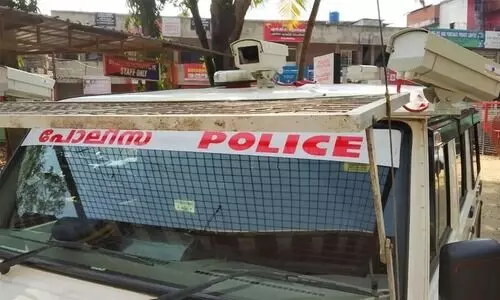 രണ്ടുകുട്ടികളുടെ മാതാവായ കാമുകിയുമായി കറങ്ങിനടക്കാൻ കാർ മോഷ്ടിച്ച 19കാരൻ പൊലീസ് പിടിയിൽ