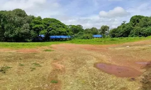 വാഗ്ദാനങ്ങൾ പാഴ്വാക്ക്; കളിസ്ഥലം സംഗീത കോളജിന് കൈമാറാൻ നീക്കം, പ്രതിഷേധം ശക്തം വാഗ്ദാനങ്ങൾ പാഴ്വാക്ക്; കളിസ്ഥലം സംഗീത കോളജിന് കൈമാറാൻ നീക്കം, പ്രതിഷേധം ശക്തം