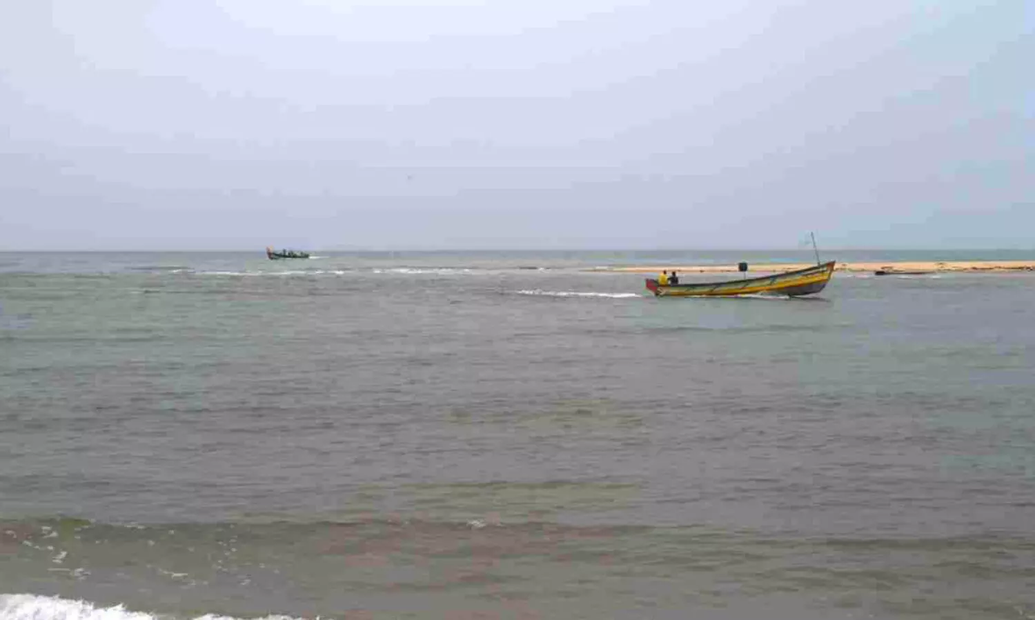 മത്സ്യത്തൊഴിലാളികൾക്ക് അപകട ഭീഷണിയായി മണൽത്തിട്ടകൾ