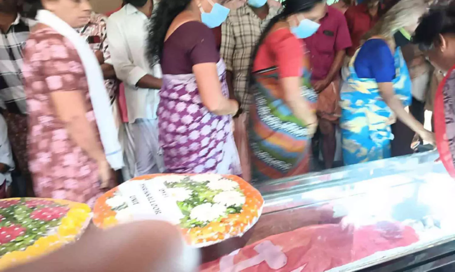 യാ​ത്ര​ക​ളി​ൽ ഒ​ന്നി​ച്ച്, മ​ട​ക്ക​വും ഒ​ന്നി​ച്ച്