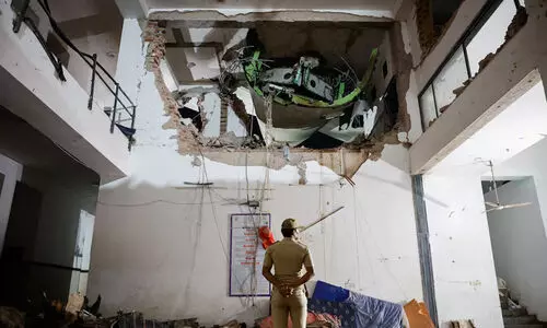 അഹമ്മദാബാദ് വിമാനാപകടം: ഇന്ധനനിയന്ത്രണ സ്വിച്ച് ഓഫ് ചെയ്തത് ക്യാപ്റ്റൻ; വാർത്തയുമായി വാഷിങ്ടൺ പോസ്റ്റ്