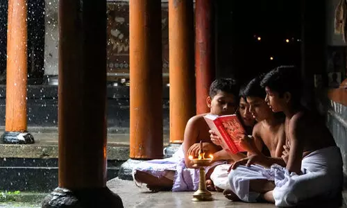 എന്തുകൊണ്ട് അധ്യാത്മരാമായണം കിളിപ്പാട്ട് ?