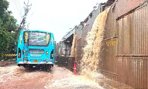 ദേശീയപാത പാർശ്വഭിത്തികളിൽ വിള്ളലും തള്ളലും: ജനം ആശങ്കയിൽ