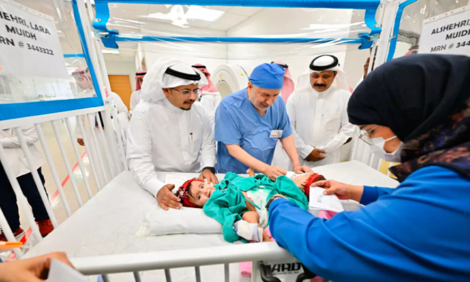 ശ​സ്​​ത്ര​ക്രി​യ വി​ജ​യ​ക​രം; വേ​ർ​പി​രി​ഞ്ഞ്​ സൗ​ദി സ​യാ​മീ​സ്​ ഇ​ര​ട്ട​ക​ൾ യാ​ര​യും ലാ​റ​യും