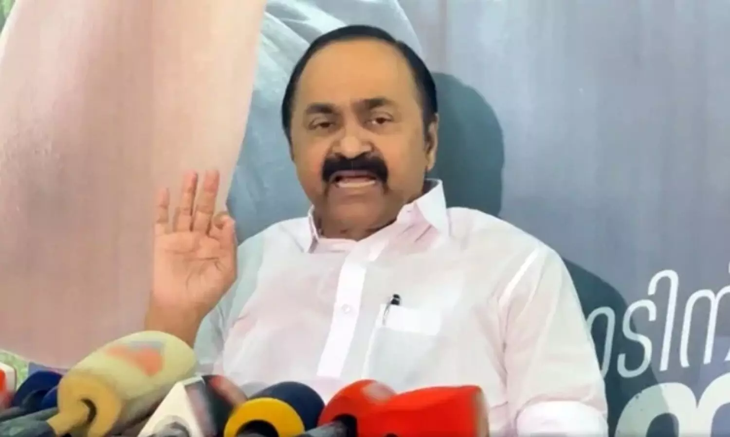 എസ്.എഫ്.ഐ സമരം ശ്രദ്ധ തിരിക്കാൻ- വി.ഡി. സതീശൻ