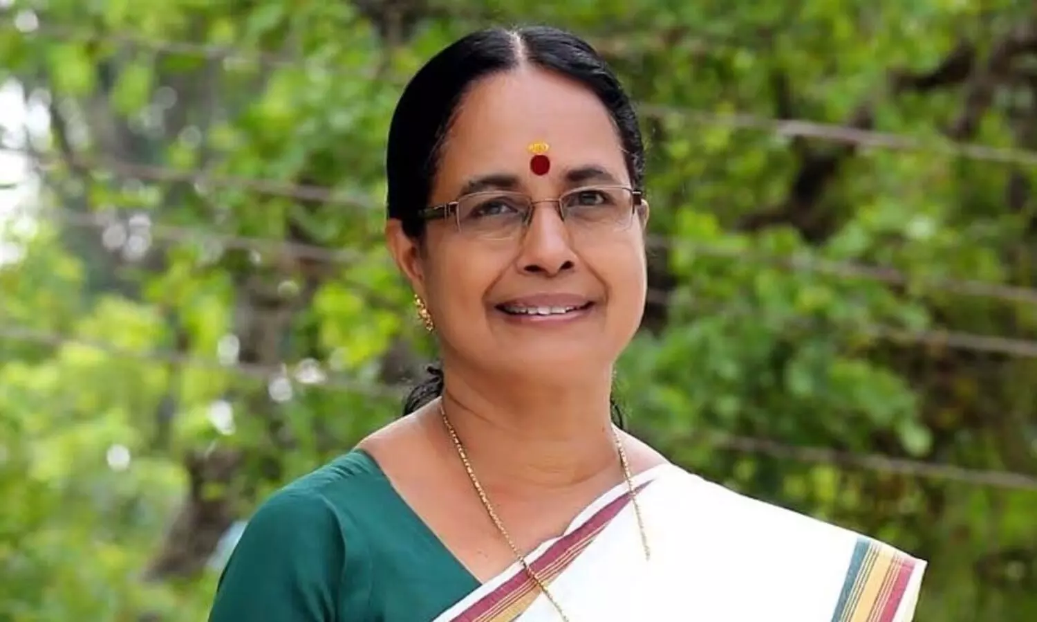 കോൺഗ്രസിൽ ചേരാൻ വന്നതല്ല; സ്ഥാനമോഹിയുമല്ല - ഉമ്മൻ ചാണ്ടി അനുസ്മരണ പരിപാടിയിൽ പങ്കെടുത്ത് ഐഷാ പോറ്റി