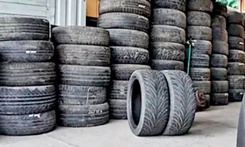 പു​തു​ക്കി​പ്പ​ണി​ത് വി​ൽ​പന​ക്ക് ശ്ര​മി​ച്ച ട​യ​റു​ക​ൾ പി​ടി​ച്ചെ​ടു​ത്തു