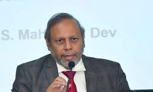 ഇന്ത്യ -യു.എസ് വ്യാ​പാ​ര ക​രാ​ർ    സ്വ​ന്തം താ​ൽ​പ​ര്യ​ങ്ങ​ൾ​ക്ക്    ഇ​ന്ത്യ മു​ൻ​ഗ​ണ​ന ന​ൽ​ക​ണം    -പ്ര​ധാ​ന​മ​ന്ത്രി​യു​ടെ ഉ​പ​ദേ​ശ​ക​ൻ