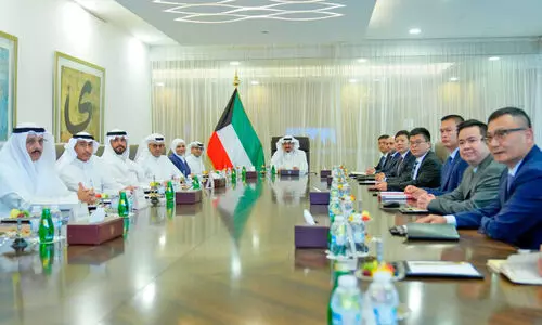 ചൈ​നീ​സ് ക​മ്പ​നി മേ​ധാ​വി​യു​മാ​യി ച​ർ​ച്ച; പ​രി​സ്ഥി​തി വി​ക​സ​ന പ​ദ്ധ​തി​ക​ൾ വി​ല​യി​രു​ത്തി പ്ര​ധാ​ന​മ​ന്ത്രി