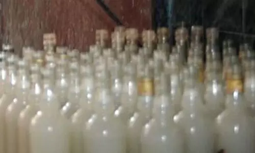 പാൽ പാക്കറ്റിൽ കള്ള് വിൽപന; പിടിച്ചെടുത്തത് 270 ലിറ്റർ