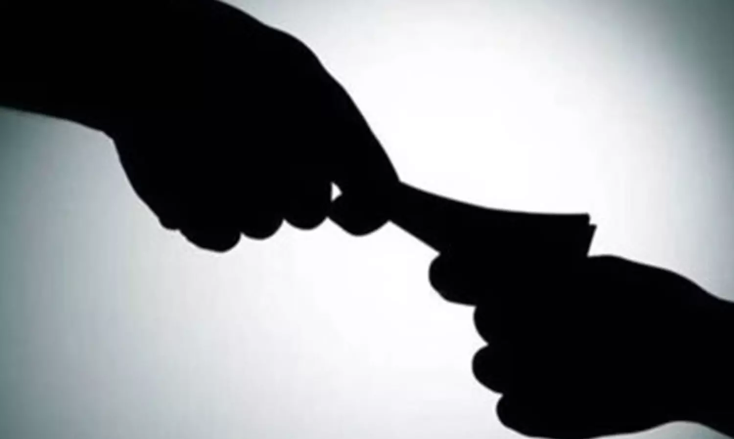 പൊതുജനങ്ങളിൽ നിന്ന് വ്യാപക കൈക്കൂലി ; ‘ഓപ്പറേഷൻ ക്ലീൻ വീൽസുമായി’ മോട്ടോർ വാഹന വകുപ്പിലും ആർ.ടി ഓഫിസുകളിലും വിജിലൻസിന്റെ മിന്നൽ പരിശോധന